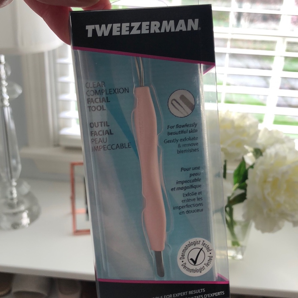 TWEEZERMAN Clear Complexion Tool